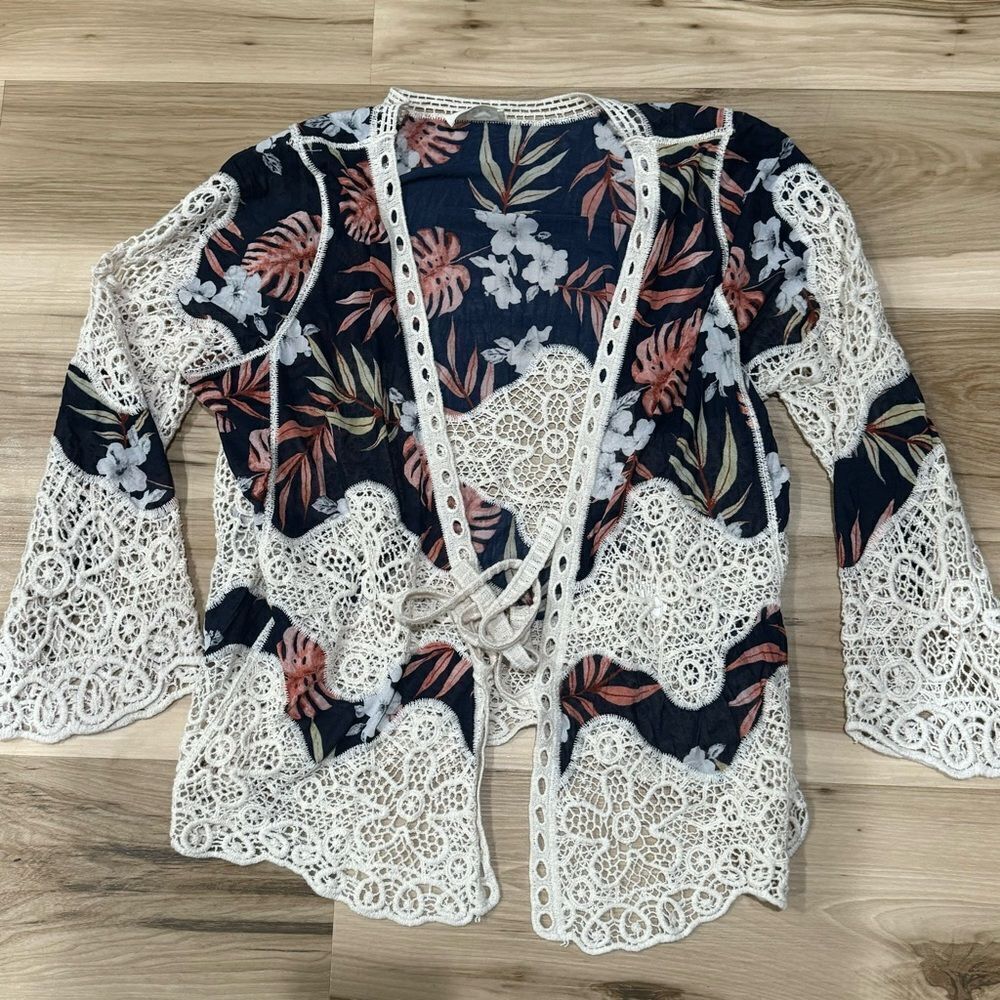 Ember Lace Floral Open Front Cover Up Women’s Large